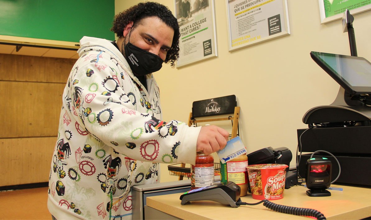 Luis - Holyoke Community College